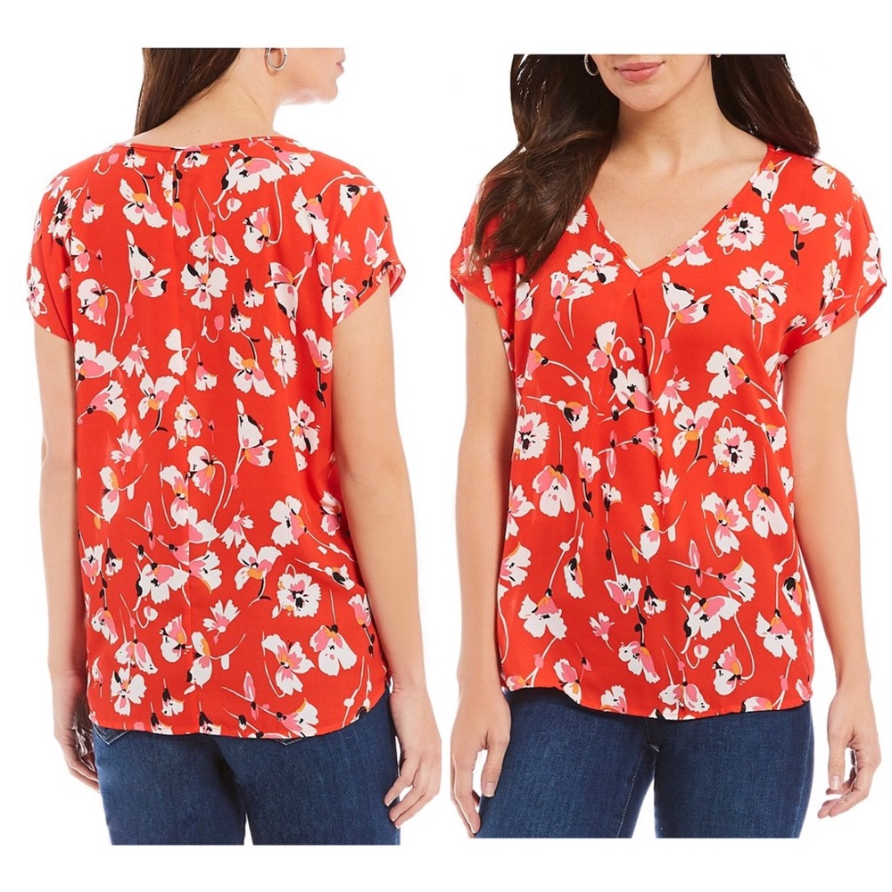 Bobeau Inverted Pleat V-Neck Floral Top